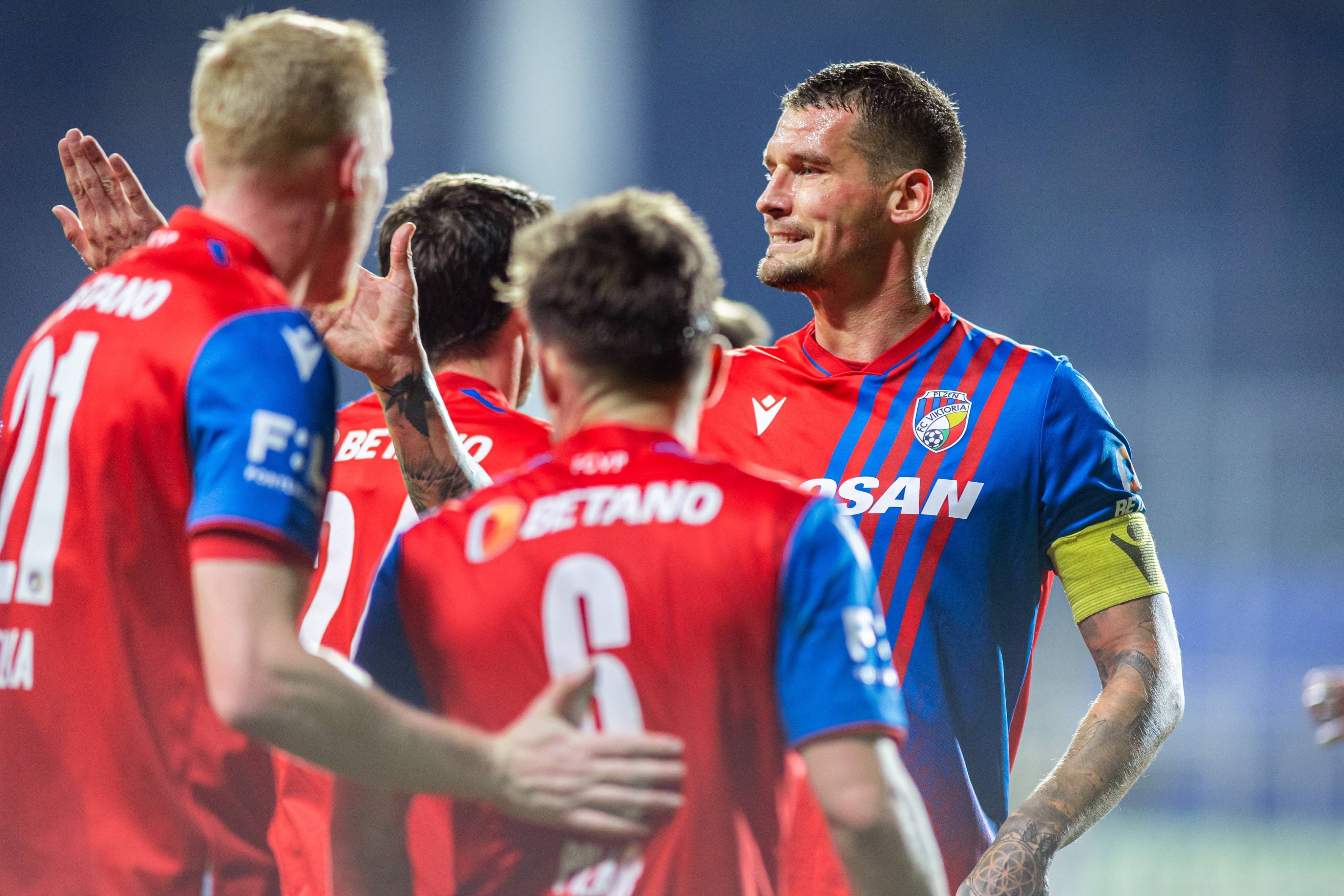 易胜博体育-佛罗伦萨客场逼平罗马，保持不败