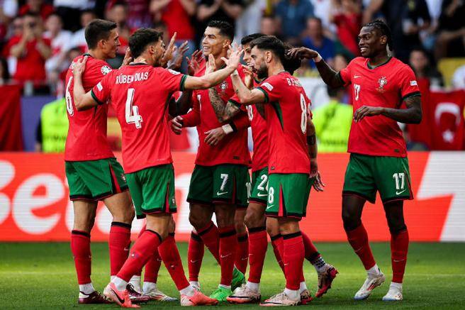 易胜博体育-波兰球队全力以赴，取得关键胜利